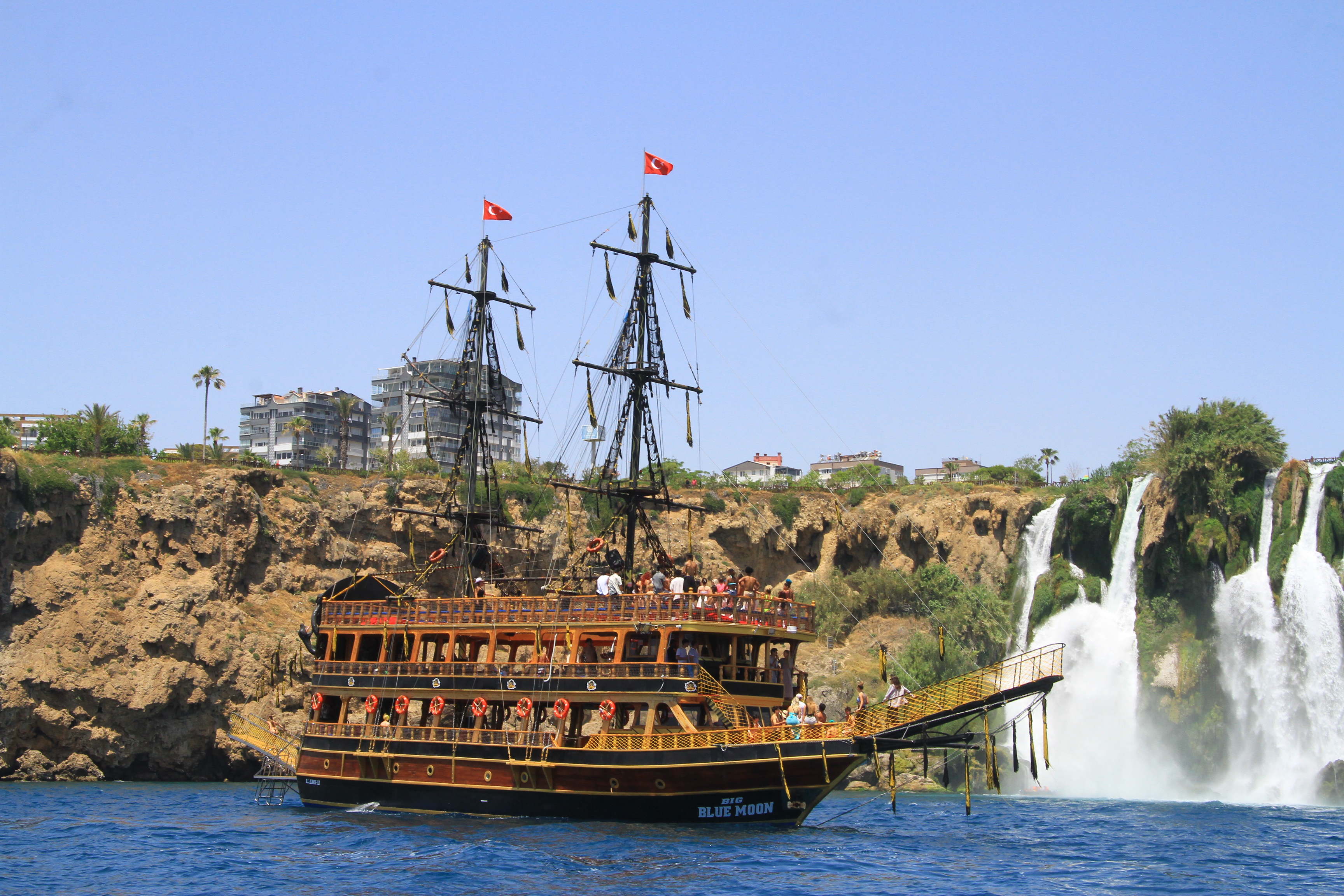 Antalya Waterfall Party Boat 3