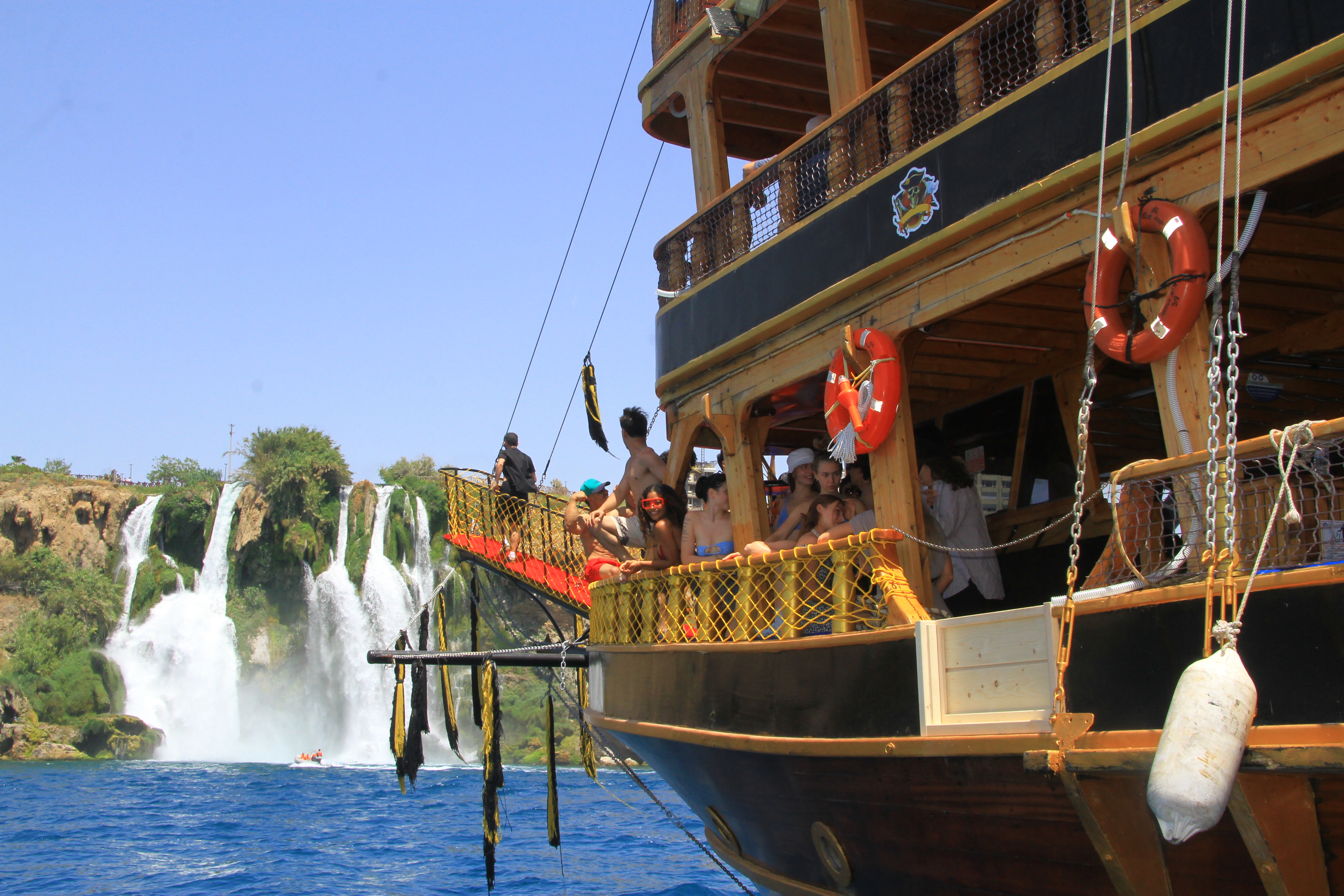 Antalya Waterfall Party Boat 1